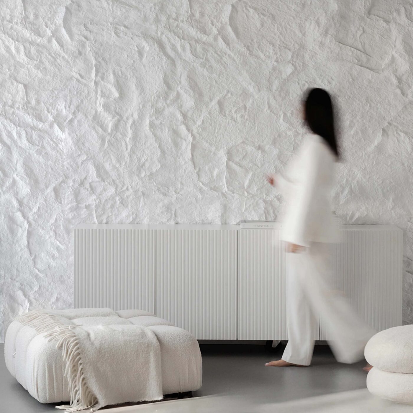 Panel ścienny Santero Stone Touch – imitacja skały na ścianie w nowoczesnym wnętrzu