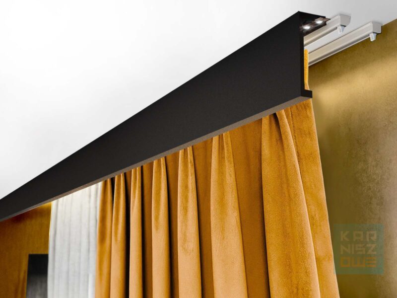 Czarna maskownica karnisza Creativa LK-03 LightBlocker z zasłonami i miejscem na oświetlenie LED